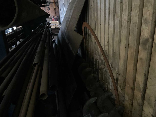 Metaalvoorraden in stelling - afbeelding 7 van  18