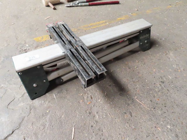 Metabo - ksu100 - zaagbok - afbeelding 1 van  2