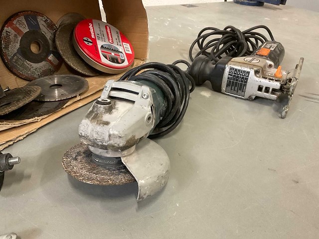Metabo, aeg w680 decoupeerzaag en haakse slijper - afbeelding 3 van  6