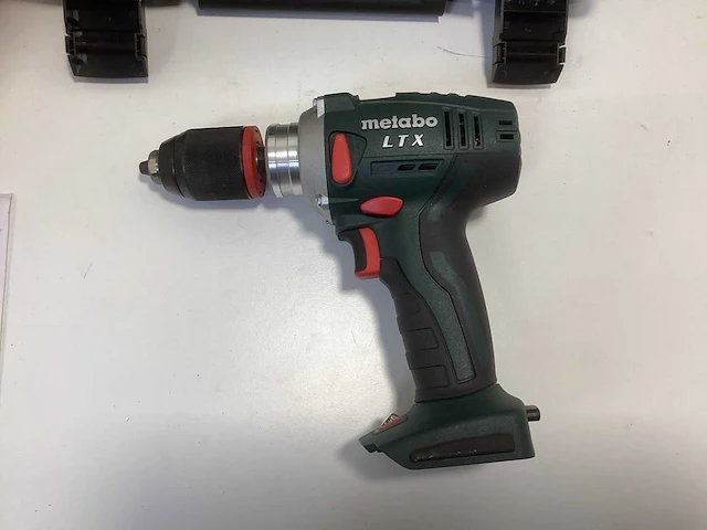 Metabo bs 18 ltx boor-/schroefmachine met koffer, 2× 3.0ah accu d-72622 en asc 30 acculader - afbeelding 4 van  10