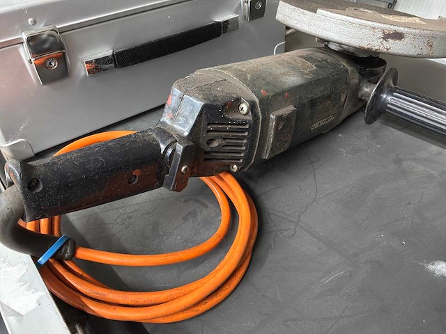 Metabo haakse slijpmachine - afbeelding 3 van  3
