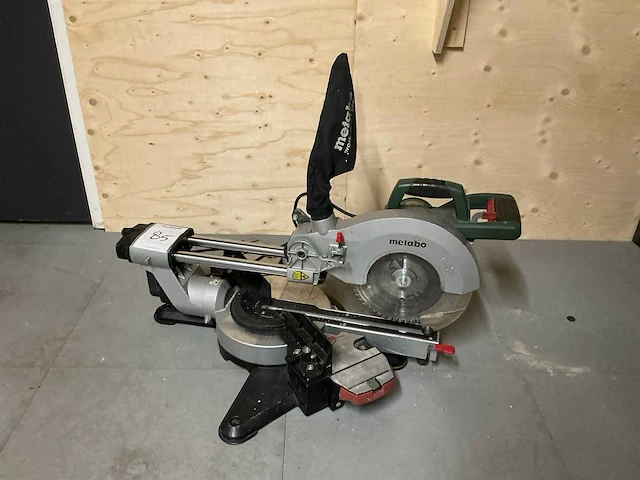 Metabo jgs254n radiaalafkortzaagmachine - afbeelding 1 van  3