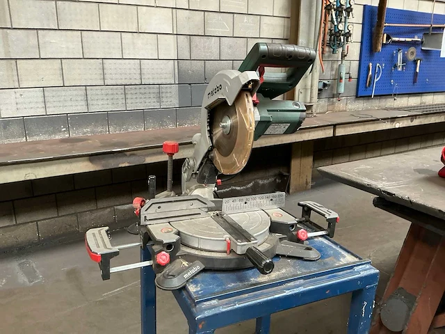Metabo ks 216 m lasercut afkortcirkelzaagmachine - afbeelding 1 van  6