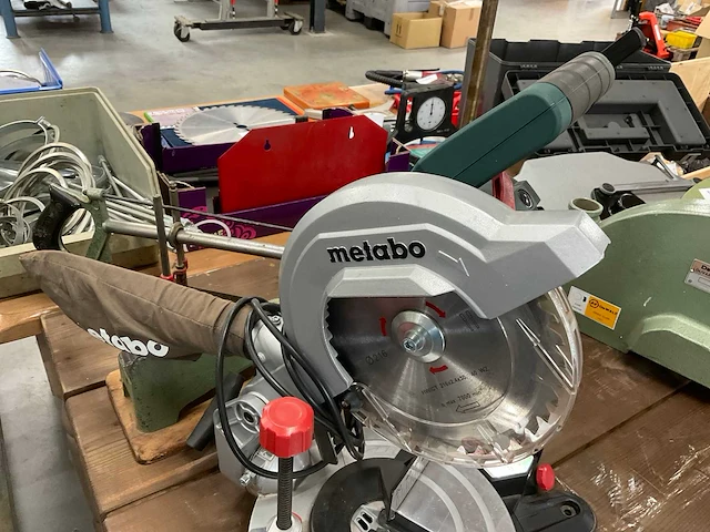 Metabo ks216m afkortcirkelzaagmachine - afbeelding 4 van  8