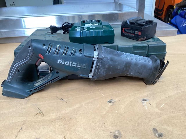 Metabo reciprozaag incl. 18v 5.2a accu + acculader + koffer - afbeelding 6 van  11