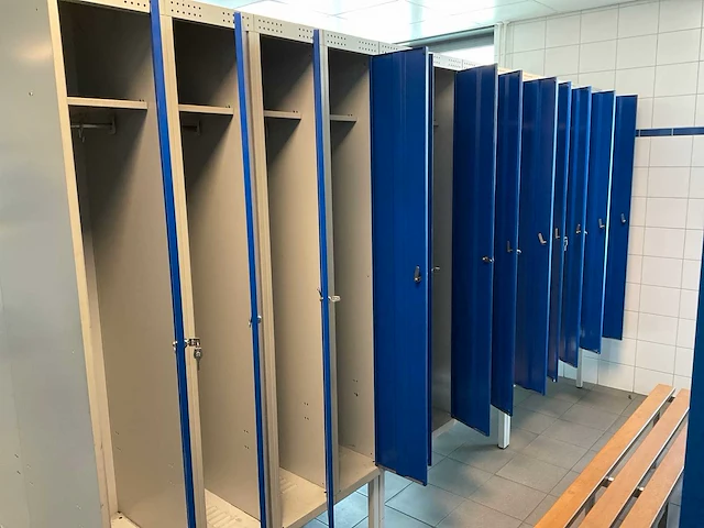 Metal, blika kleedkamer lockers en banken (31x) - afbeelding 2 van  34