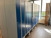 Metal, blika kleedkamer lockers en banken (31x) - afbeelding 13 van  34