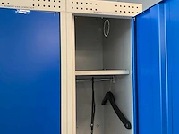 Metal, blika kleedkamer lockers en banken (31x) - afbeelding 32 van  34
