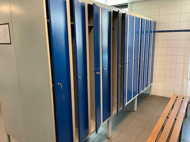 Metal, blika kleedkamer lockers en banken (31x) - afbeelding 4 van  34