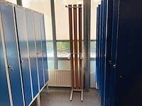 Metal, blika kleedkamer lockers en banken (31x) - afbeelding 18 van  34