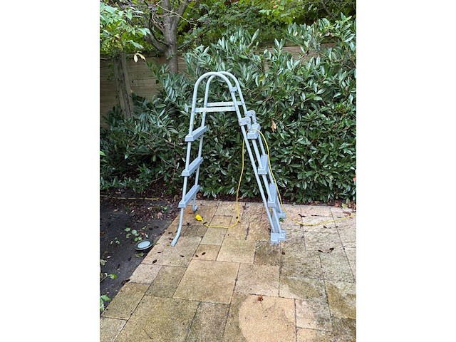 Metal frame pool / zwembad intex in bamboe look met trap en pomp intex krystal clear. doorsnede 366 cm - afbeelding 3 van  6
