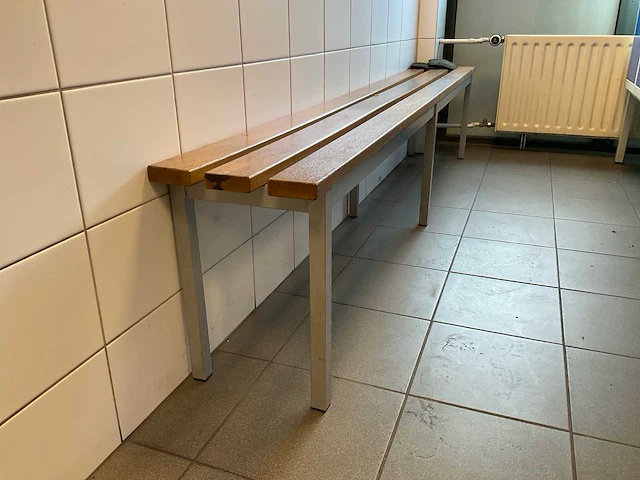 Metal kleedkamer lockers en banken (13x) - afbeelding 18 van  27