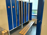 Metal kleedkamer lockers en banken (13x) - afbeelding 25 van  27