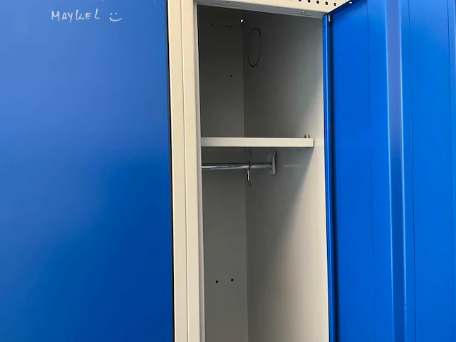 Metal kleedkamer lockers en banken (13x) - afbeelding 14 van  27