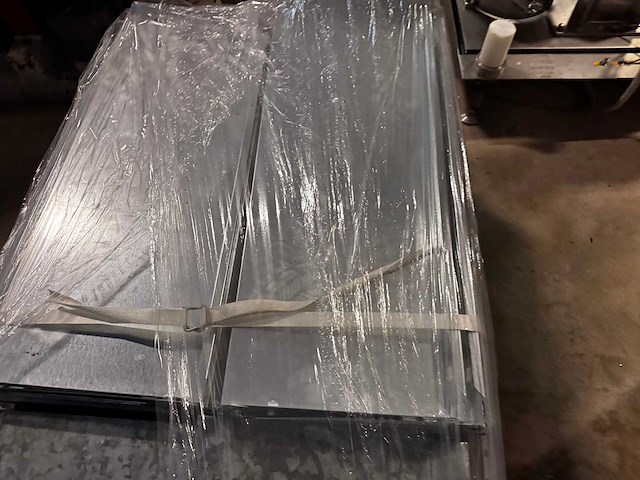 Metal shelving system - afbeelding 1 van  2