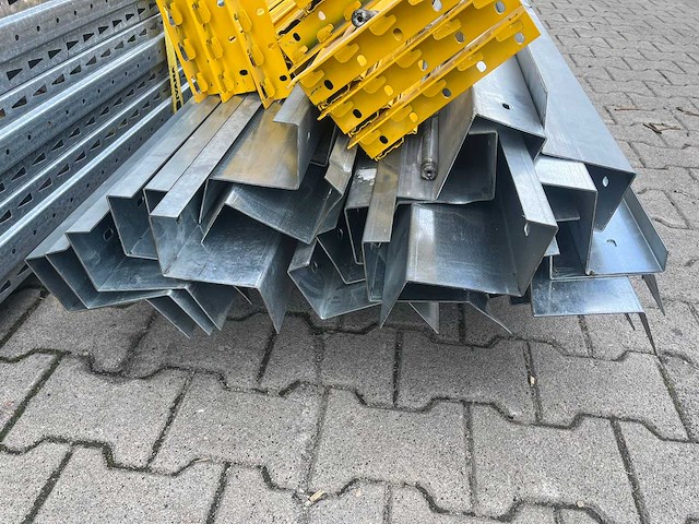 Metal sistem - inrijstelling 60 europallet plaatsen - afbeelding 16 van  16