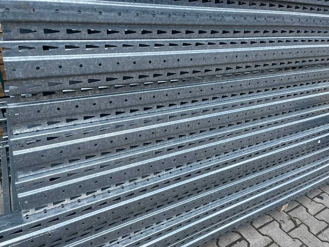 Metal sistem - inrijstelling 60 europallet plaatsen - afbeelding 13 van  16