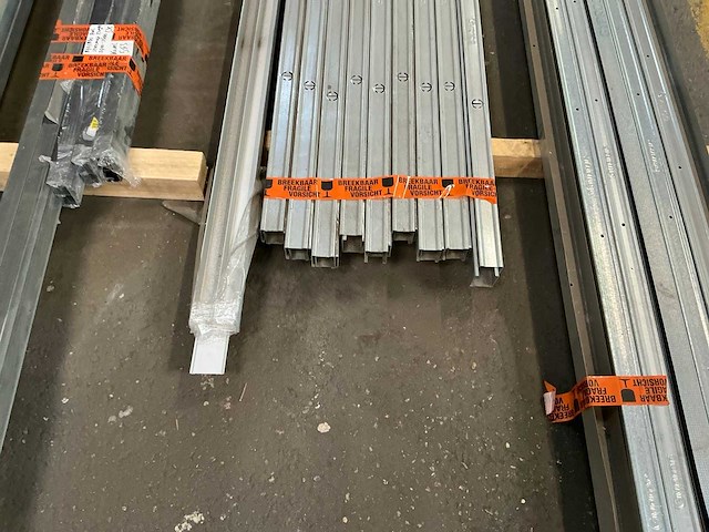 Metal stud 45x2600 mm (18x) - afbeelding 2 van  5