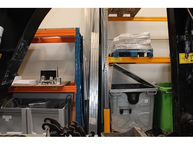 Metal stud profielen ruim 50 stuks. - afbeelding 1 van  2