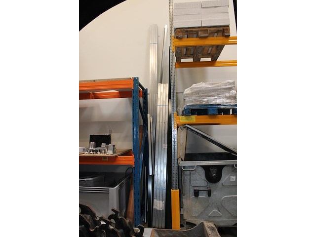 Metal stud profielen ruim 50 stuks. - afbeelding 2 van  2
