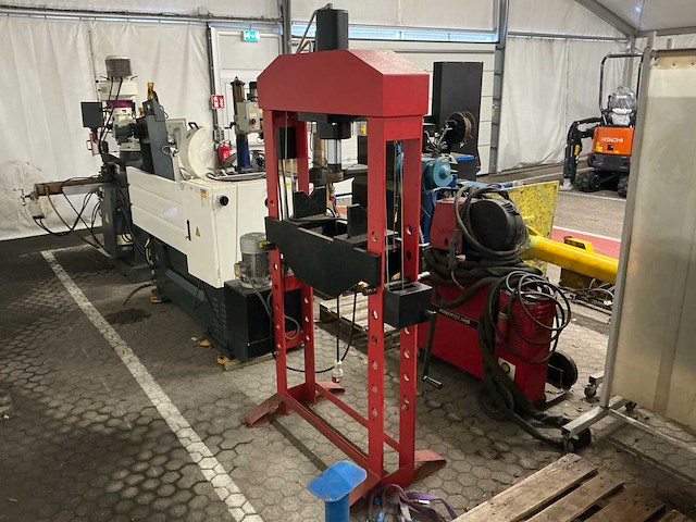 Metal works - agmcpm50 - 50ton hydraulische pers - afbeelding 1 van  17