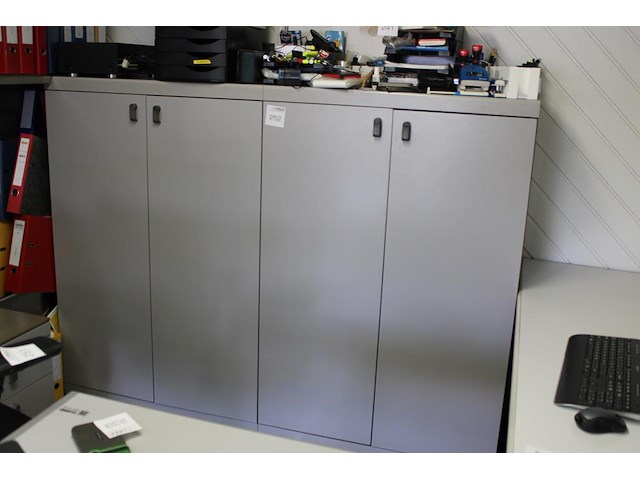 Metalen archiefkast. afmeting 188 x 47 x 140 cm. excl. inhoud kast. - afbeelding 2 van  2