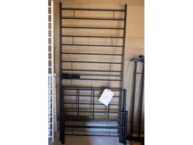 Metalen bed - afbeelding 1 van  1