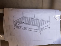 Metalen bed - afbeelding 2 van  2