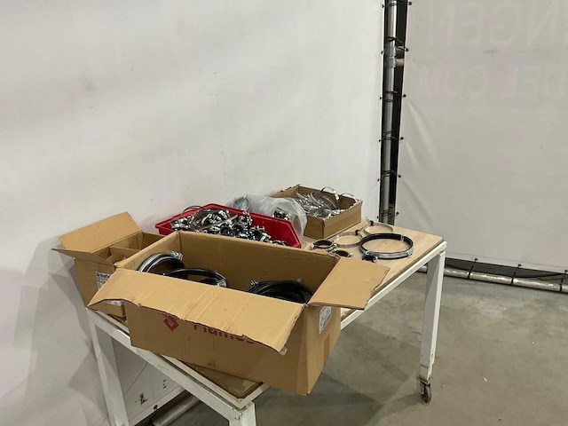 Metalen beugels - afbeelding 2 van  8