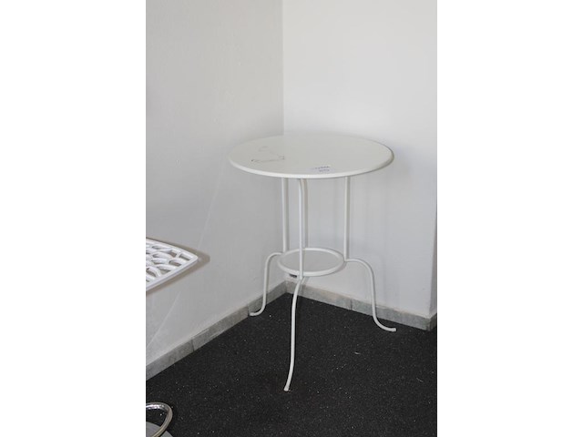 Metalen bijzettafel doorsnede 51 cm en hoogte 67 cm. - afbeelding 2 van  2