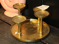 Metalen blad met vier kandelaars doorsnede 28 cm. - afbeelding 2 van  2