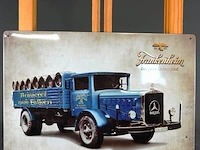 Metalen blechschild van de brauerei frankenheim met een afbeelding van een historisch bezorgvoertuig lkw von brauerei frankenheim - afbeelding 2 van  6
