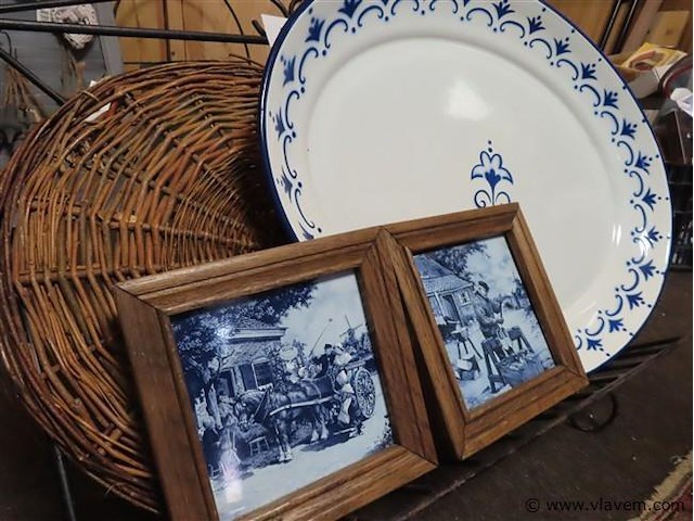 Metalen boekenstaander, emaille schaal enz…. - afbeelding 3 van  3