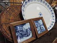 Metalen boekenstaander, emaille schaal enz…. - afbeelding 3 van  3