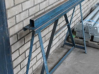 Metalen bok met breedte 130 cm en hoogte 95 cm. - afbeelding 2 van  2