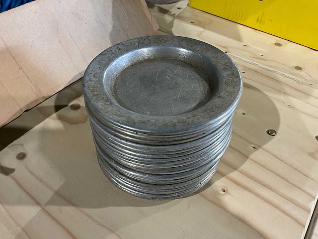 Metalen bord ø 17 cm (20x) - afbeelding 1 van  2