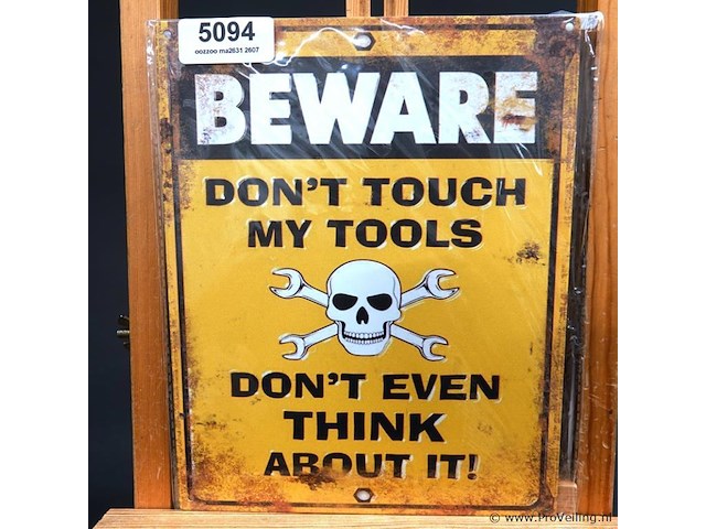 Metalen bord beware - afbeelding 1 van  1