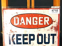 Metalen bord keep out - afbeelding 1 van  1