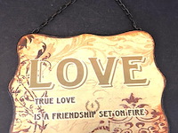 Metalen bord love