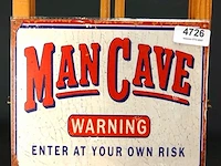 Metalen bord man cave