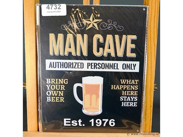Metalen bord man cave - afbeelding 1 van  1