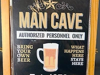 Metalen bord man cave