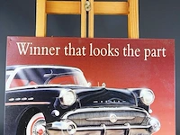 Metalen bord met een reproductie van een klassieke buick-autoadvertentie en de tekst "winner that looks the part" - afbeelding 2 van  6