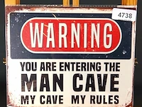 Metalen bord warning