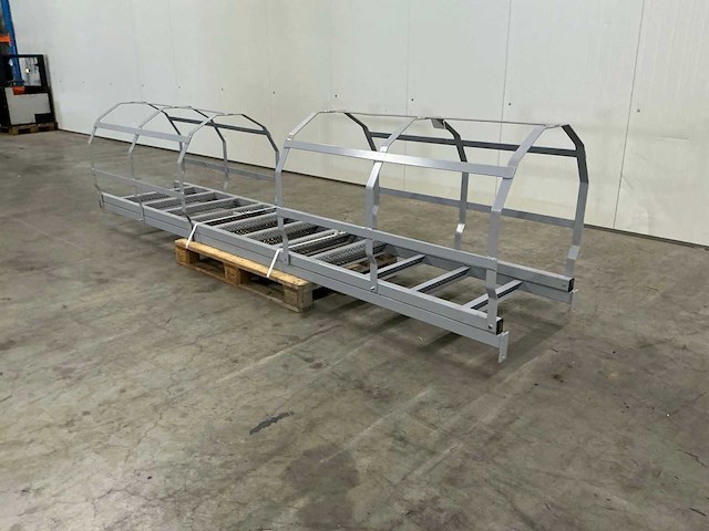 Metalen buitentrap (2x) - afbeelding 6 van  6