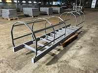 Metalen buitentrap - afbeelding 1 van  4