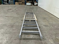 Metalen buitentrap - afbeelding 4 van  5
