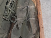 Metalen buizen en dekkleed - afbeelding 2 van  5