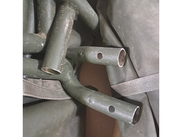 Metalen buizen en dekkleed - afbeelding 4 van  5