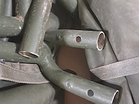Metalen buizen en dekkleed - afbeelding 4 van  5